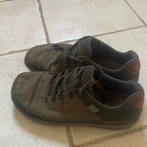 Lem’s Green Chillum. Size 9